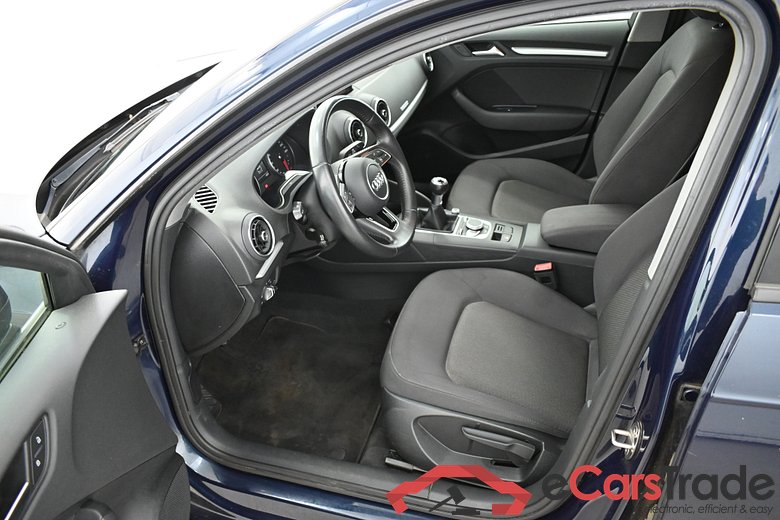 Audi A3 SB 1.6 TDi Xenon Navi Klima PDC ... #5