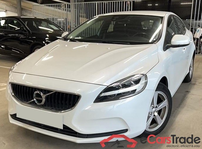 Volvo V40 2.0 D2 Black Edition LED-Xenon Navi 1/2 Leather Klima PDC ... #1