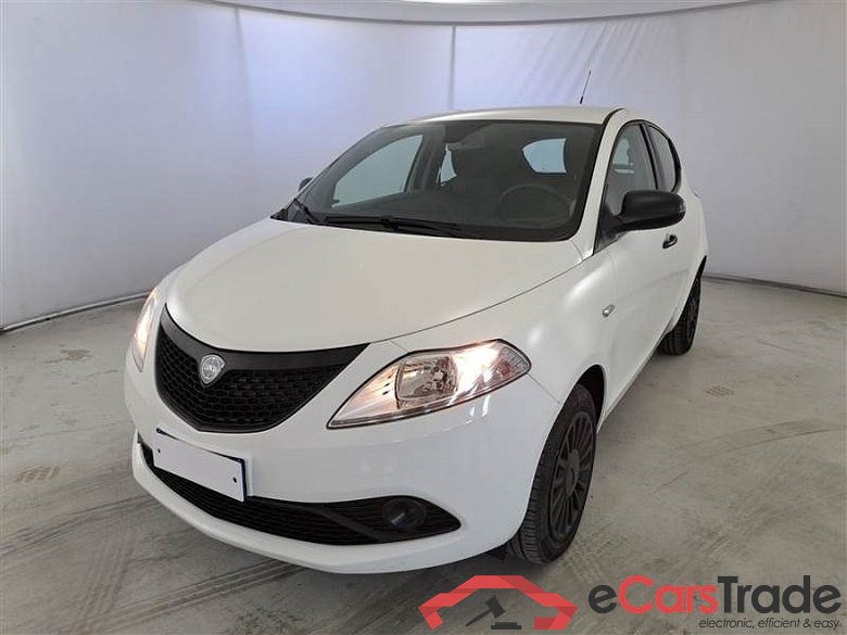 Lancia 62 LANCIA YPSILON / 2015 / 5P / BERLINA 1.2 69CV STARTe STOP ELEFANTINO BLU