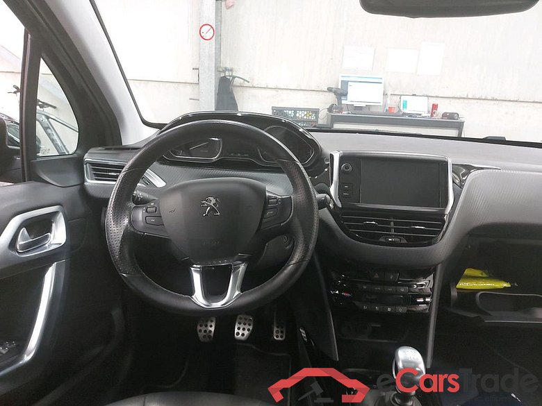 Peugeot 2008 1.2 PureTech Allure Navi 131Hp 1/2 Sport-Leather Klima PDC ... #3