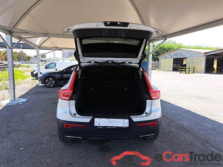 Volvo 4 VOLVO XC40 / 2017 / 5P / SUV D4 AWD GEARTRONIC R-DESIGN #5