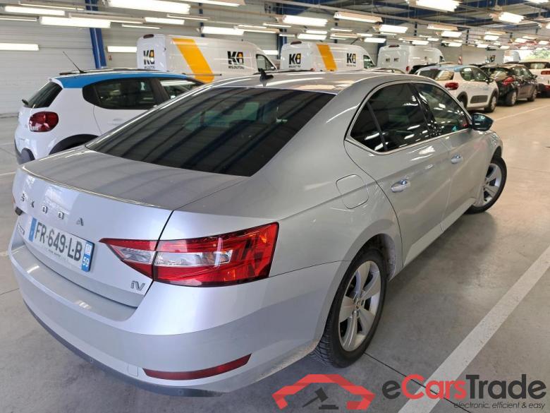 Skoda Superb 1.4 TSI Hybrid 218Hp Aut. LED Navi Sport-Seats KeylessGo Camera Klima PDC ... #3