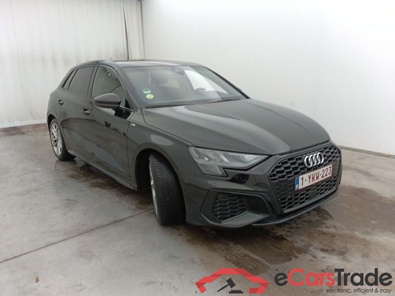 Audi A3 Sportback 2.0 35 TDi 110kW S tronic S line 5d #2