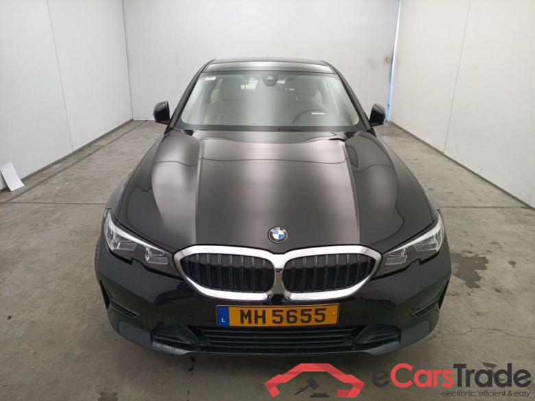 BMW 3 - 2019 330eXAS 184 PHEV 4d