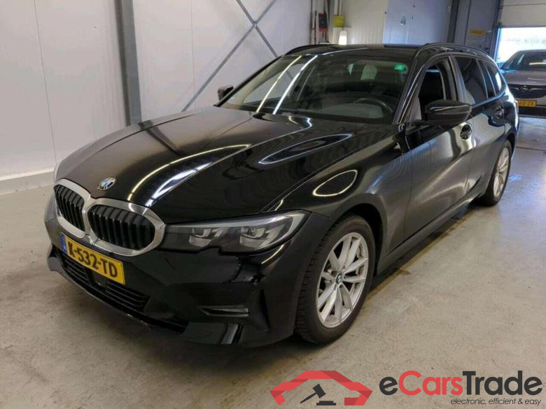 BMW 3-serie Touring 318d High Exe. Ed.