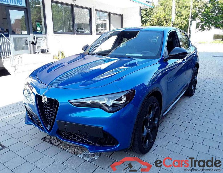 Alfa_romeo Competizione Q4 STELVIO #1