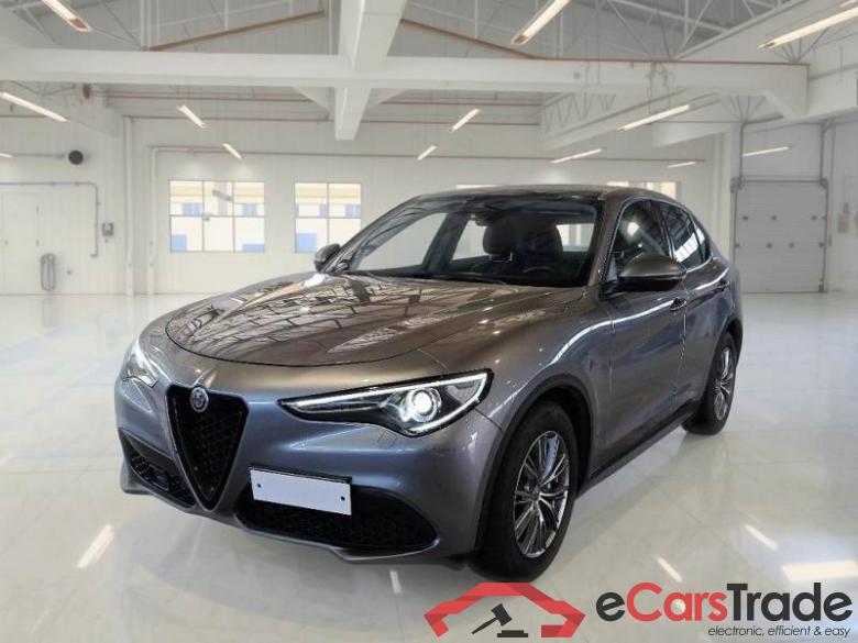 AlfaRomeo 32 ALFA ROMEO STELVIO / 2017 / 5P / SUV 2.2 TURBO DIESEL 160CV AT8 RWD BUSINESS #1