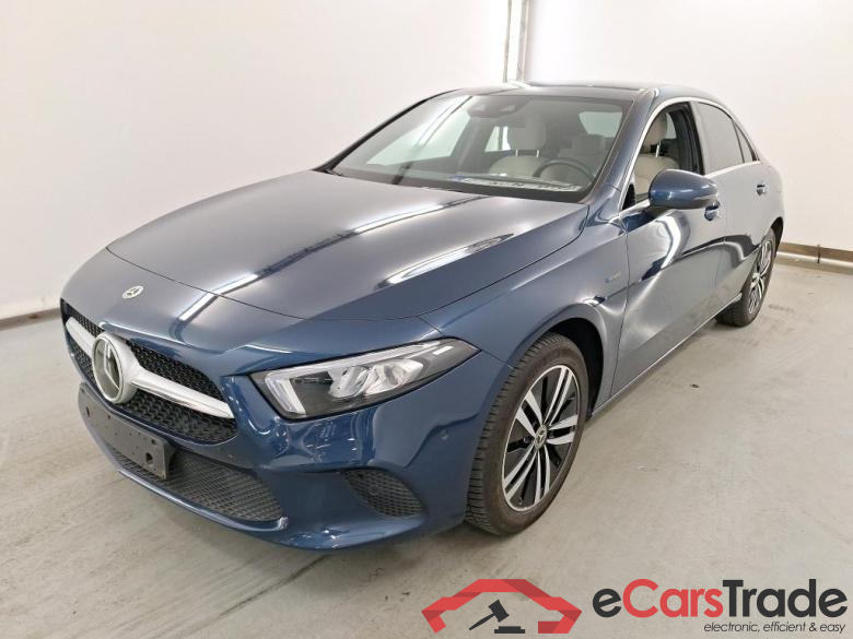 MERCEDES-BENZ A-CLASS LIMOUSINE 1.3 A 250 E BUSINESS SOLUTION DCT rn