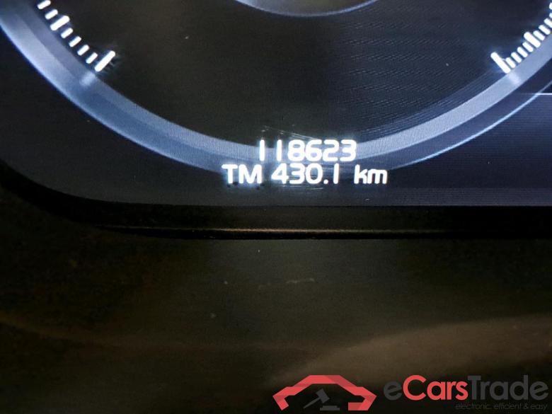 VOLVO - VOL XC60 D3 150PK Momentum Pack Business Line & IntelliSafe Surround & Moritz Leather Seats & Winter Pack & Viual 360 Park View #5