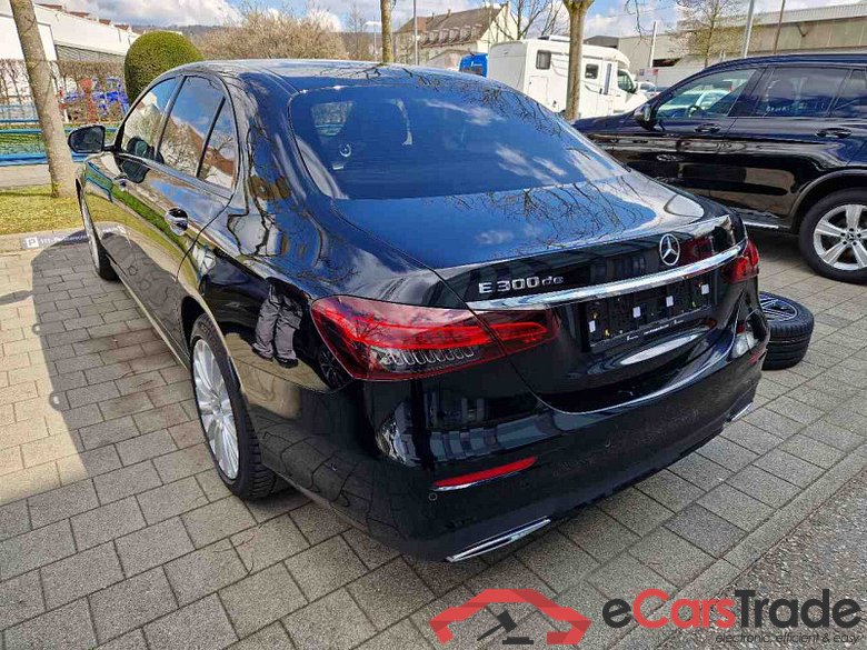 Mercedes-Benz E -Klasse Lim. (BM 213)(08.2016->) DE - Lim4 E 300 de EU6d, de AMG Line (EURO 6d), (Facelift) 2020 - 2023 #4