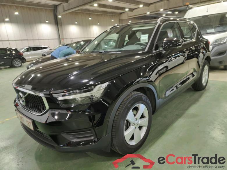VOLVO XC40 1.5 T2 MOMENTUM CORE #1