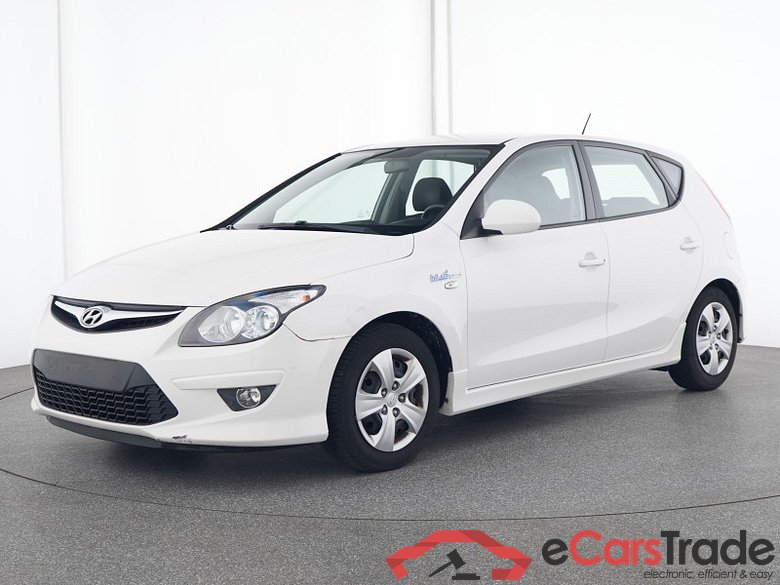 HYUNDAI i30  (Inzahlungnahme MwSt. nicht ausweisbar) 1.6 CRDi blue Classic Limousine - Reimport #1