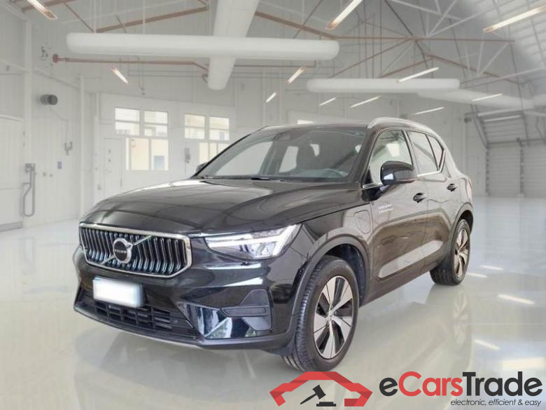 Volvo 11 VOLVO XC40 / 2021 / 5P / SUV T4 RECHARGE PLUG-IN AUTO CORE