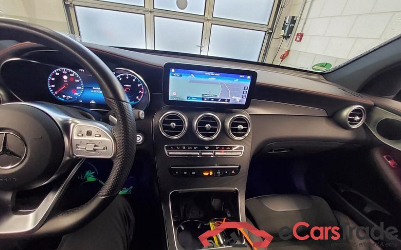 Mercedes-Benz GLC -Klasse Coupe (BM 253)(11.2016->) DE - SUV5 GLC 200 EU6d, AMG Line 4Matic (EURO 6d), 2020 - 2023 #2