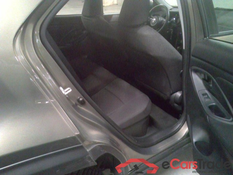 Yaris Cross 1,5 HEV 2WD Dynamic #6