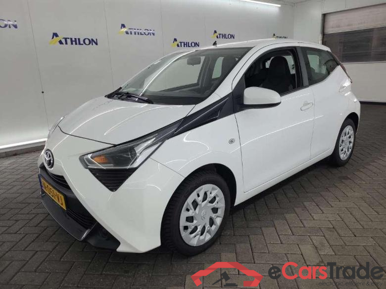 TOYOTA Aygo 1.0 VVT-i x-play 5D 53kW