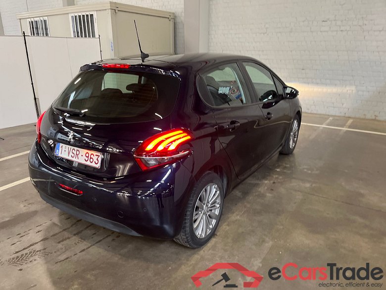 Peugeot, 208 '11, Peugeot 208 1.2 PureTech ?6.2 61kW S/S Signature 5 #6