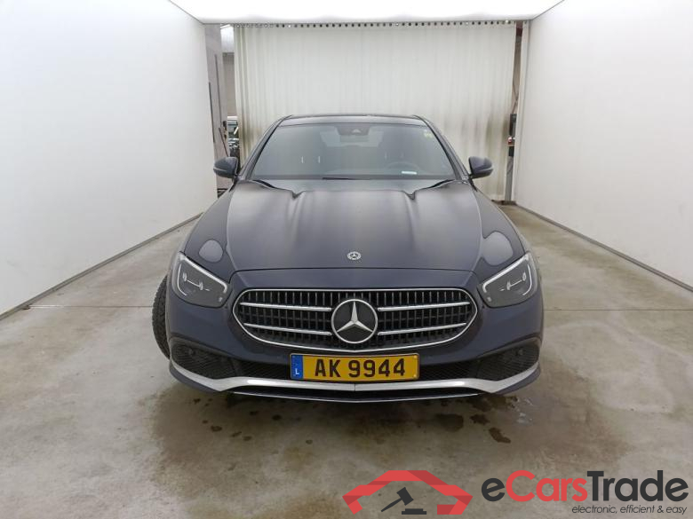 MERCEDES CLASSE E (W213) - 2021 E 300 e 211 4-Matic PHEV Business Solution 4d