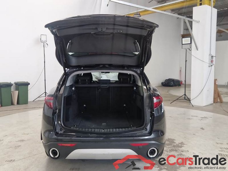 AlfaRomeo 62 ALFA ROMEO STELVIO / 2017 / 5P / SUV 2.2 TURBO DIESEL 190CV BUSINESS AT8 Q4 #5