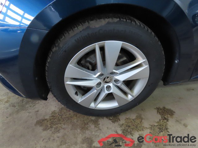 Skoda Superb Wagon ´15 Superb Combi Ambition iV 1.4 TSI Hybrid 160KW AT6 E6d #6