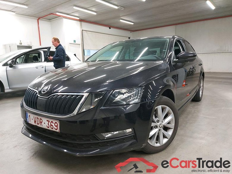 SKODA - SKO OCTAVIA CRTDI 115PK DSG7 GreenTec Ambition & GPS & Comfort & Adaptive Cruise & Heated Seats & Rear Camera #1
