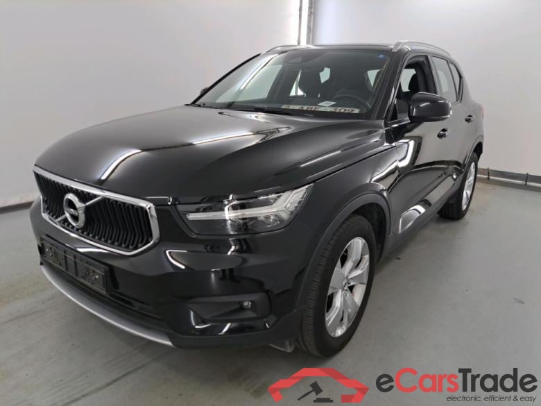 VOLVO XC40 1.5 T2 MOMENTUM PRO