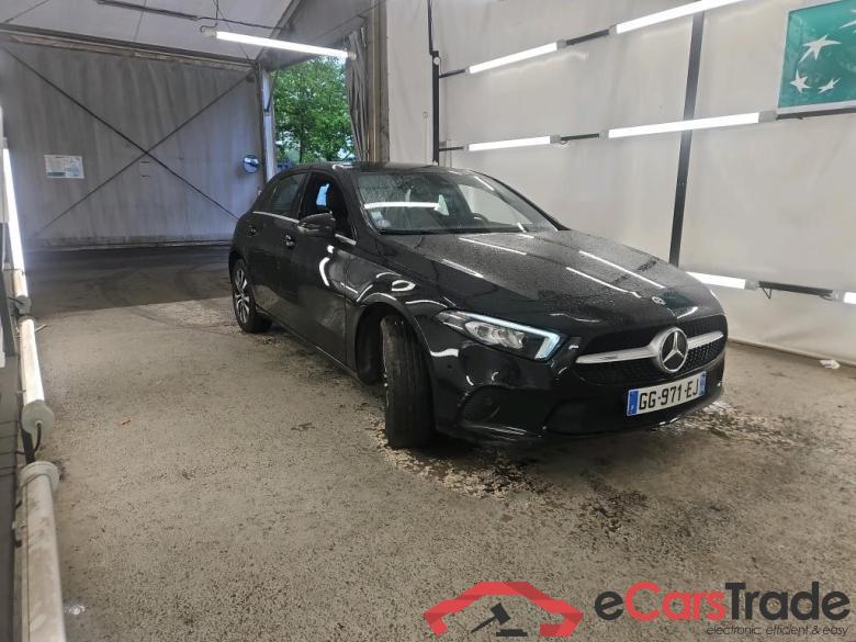 Mercedes A 250 e Business Line 8G-DCT MERCEDES-BENZ Classe A Compact / 2018 / 5P / Berline A 250 e Business Line 8G-DCT #4