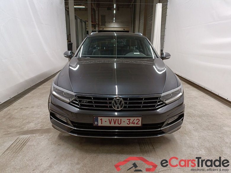 Volkswagen Passat Variant 1.6 TDI Highline Business DSG-7 5d