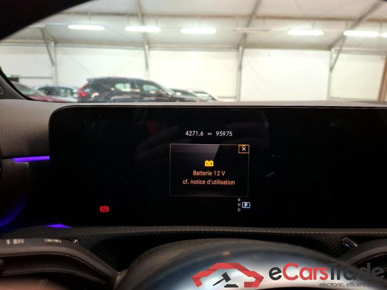 Mercedes A 200 AMG Line 7G-DCT MERCEDES-BENZ Classe A Compact / 2018 / 5P / Berline A 200 AMG Line 7G-DCT #6