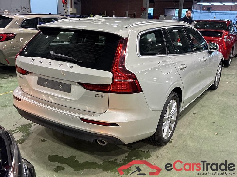 VOLVO V60 DIESEL - 2018 2.0 D3 Momentum Pro #2