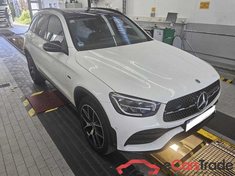 Mercedes-Benz GLC -Klasse (BM 253)(06.2015->) DE - SUV5 GLC 300 de EU6d, de AMG Line 4Matic (EURO 6d), (Facelift) 2020 - 2022 #2