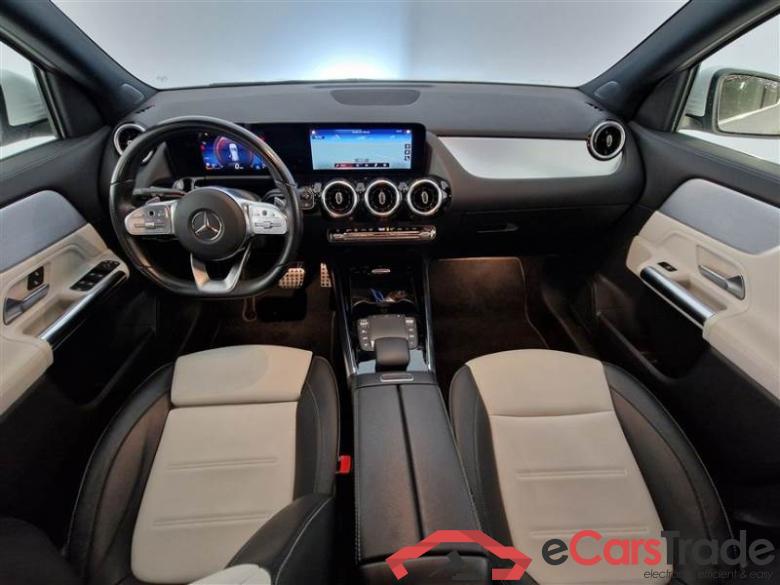 Mercedes 19 MERCEDES-BENZ GLA / 2020 / 5P / CROSSOVER GLA 200 AUTOMATIC PREMIUM #3