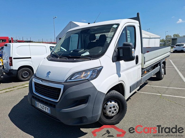 Peugeot 2.0 BLUEHDI 130 S&S PRO SR 335 L3 PEUGEOT Boxer Plateau Ridelles SC / 2014 / 2P / Plateau 2.0 BLUEHDI 130 S&S PRO SR 335 L3