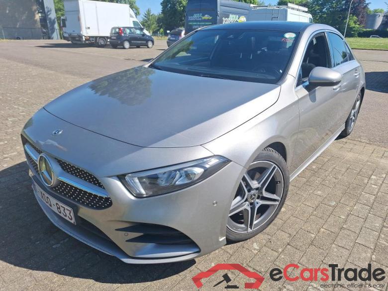 MERCEDES - MER A BERLINE 180 d 116PK DCT Launch Edition AMG Line & Heated Seats & Pano Roof #1