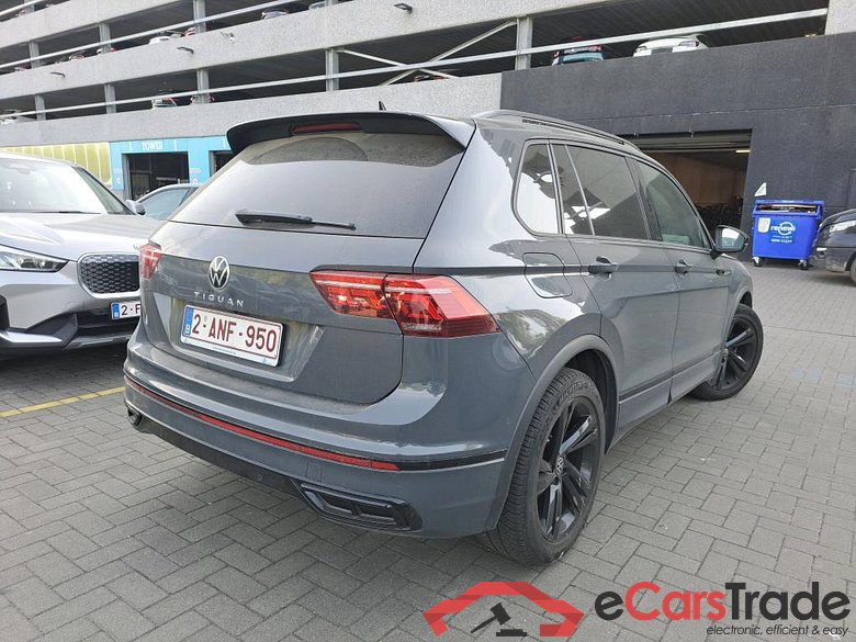 VOLKSWAGEN - VW  TIGUAN TSI 150PK DSG R-Line Pack Black Style & Travel & Heated Steering Wheel & Winter & Nav Discover Media & Rear Camera & Park Assist  * PETROL * #2