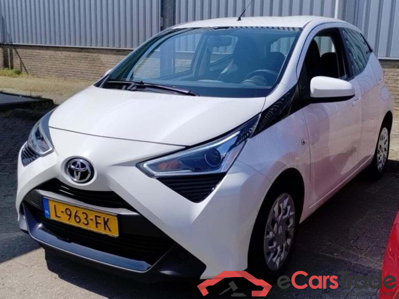 TOYOTA Aygo 1.0 VVT-i x-play