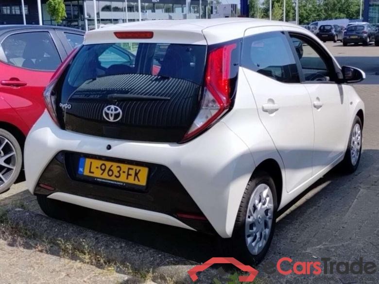 TOYOTA Aygo 1.0 VVT-i x-play #4