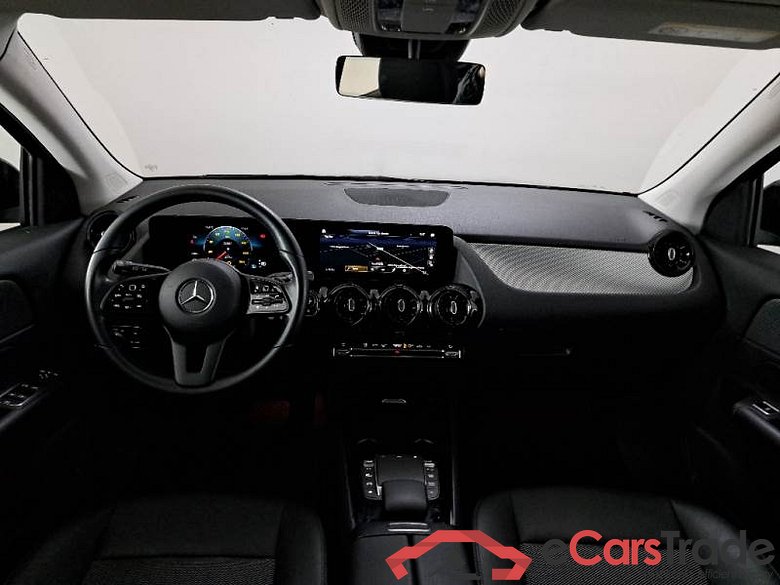 Mercedes 33 MERCEDES-BENZ GLA / 2020 / 5P / CROSSOVER GLA 180 D AUTOMATIC BUSINESS EXTRA #3