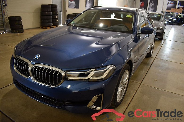 BMW 5-Serie Touring ´16 Baureihe 5 Touring 530 e xDrive Luxury Line 2.0 215KW AT8 E6d #1