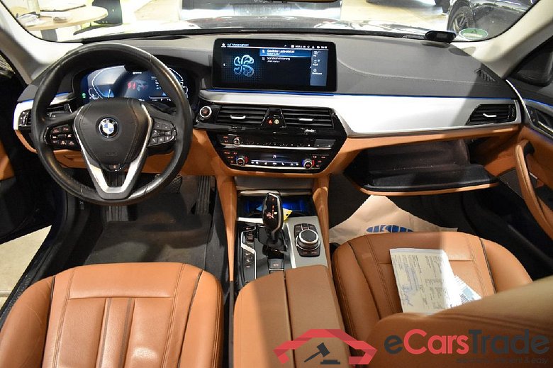 BMW 5-Serie Touring ´16 Baureihe 5 Touring 530 e xDrive Luxury Line 2.0 215KW AT8 E6d #3