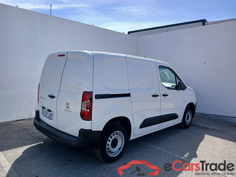 Peugeot Pro Standard 600kg BlueHDi 73kW (AC) PEUGEOT Partner / 2018 / 3P / furgón derivado de turismo Pro Standard 600kg BlueHDi 73kW (AC)