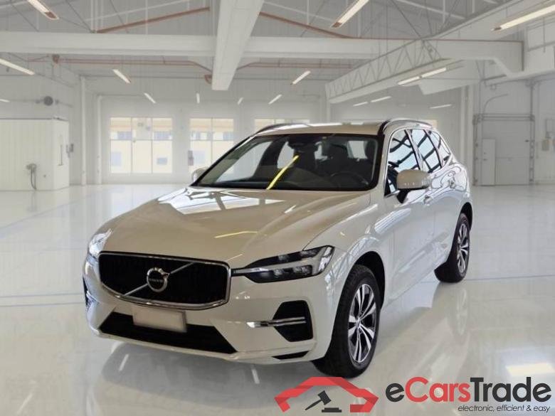 Volvo 14 VOLVO XC60 / 2021 / 5P / SUV B4 D AUTOMATICO MOMENTUM PRO #1