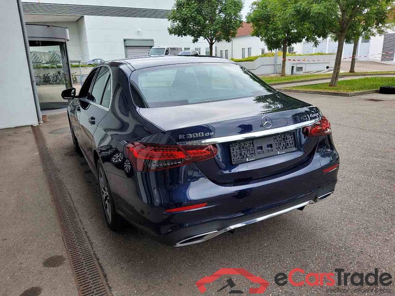 Mercedes-Benz E -Klasse Lim. (BM 213)(08.2016->) DE - Lim4 E 300 de EU6d, de AMG Line 4Matic (EURO 6d), (Facelift) 2020 - 2023 #4