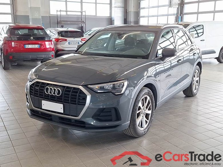 Audi 78 AUDI Q3 / 2018 / 5P / SUV 40 TFSI QUATTRO S TRONIC BUSINESS