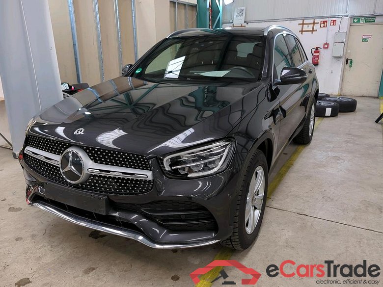 Mercedes GLC ´15 GLC -Klasse GLC 300 e 4Matic (253.953)AMG 2.0 AMG Line 235KW AT9 E6d