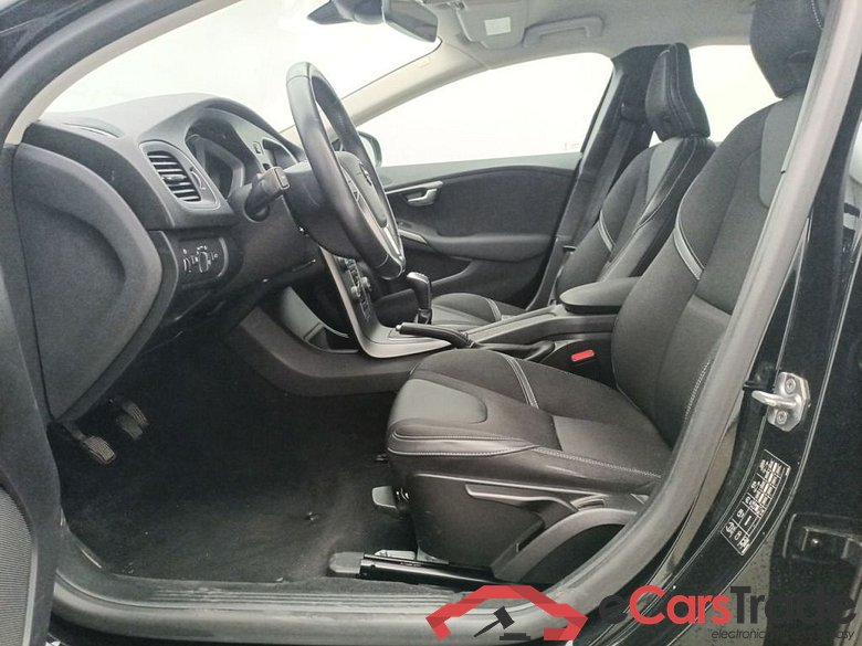 Volvo V40 D2 Black Edition 5d #6