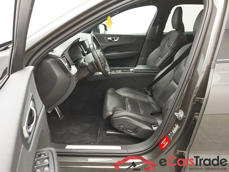 VOLVO XC60 DIESEL - 2017 2.0 B5 235 AWD R-Design Ge. AdBlue (EU6d-T.) 5d #6