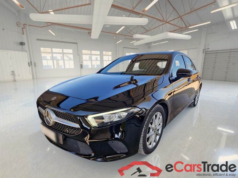 Mercedes 21 MERCEDES-BENZ CLASSE A / 2018 / 5P / BERLINA A 180 AUTOMATIC SPORT #1