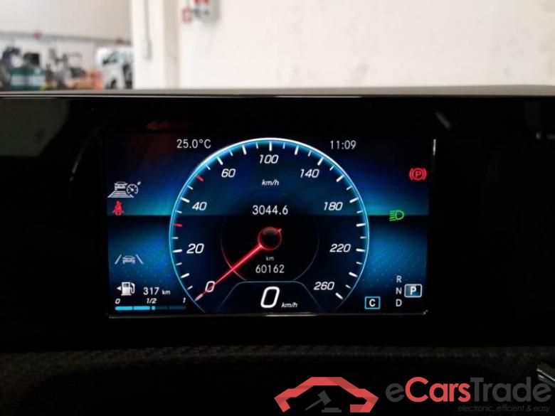 Mercedes 9 MERCEDES-BENZ CLASSE A / 2018 / 5P / BERLINA A 180 D AUTOMATIC BUSINESS #4