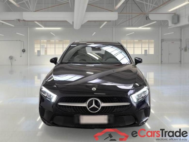Mercedes 9 MERCEDES-BENZ CLASSE A / 2018 / 5P / BERLINA A 180 D AUTOMATIC BUSINESS #6